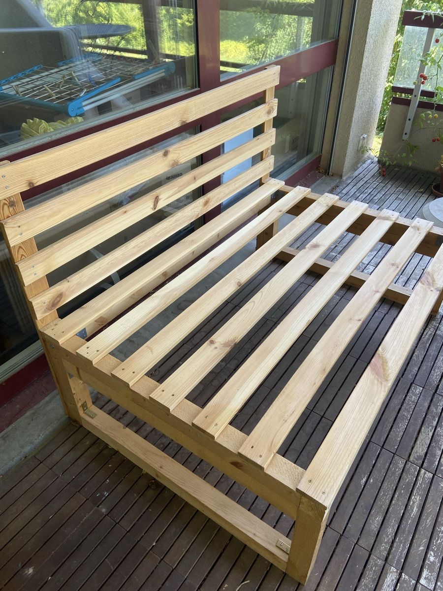 Divani: Pallettensitz (selbstgebaut) – Usato da Zürich venduto da Lasselotta