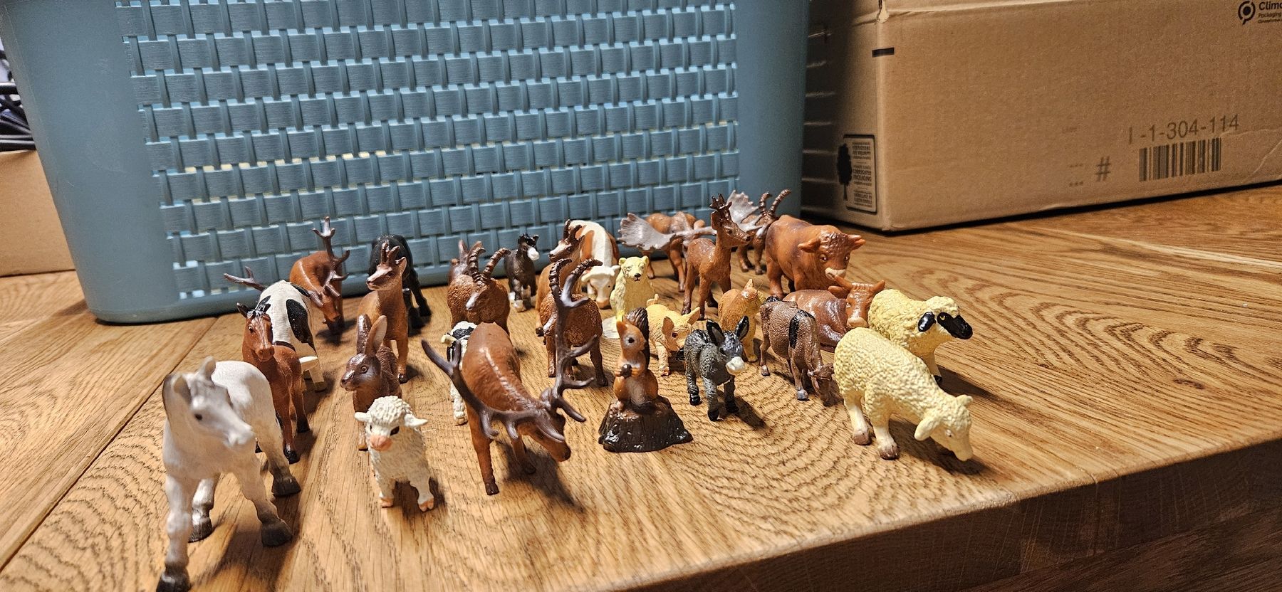 Giocattoli: Tierfiguren Set Bauernhoftiere Wildtiere – Usato da Matten b. Interl venduto da fla_s8sd 1