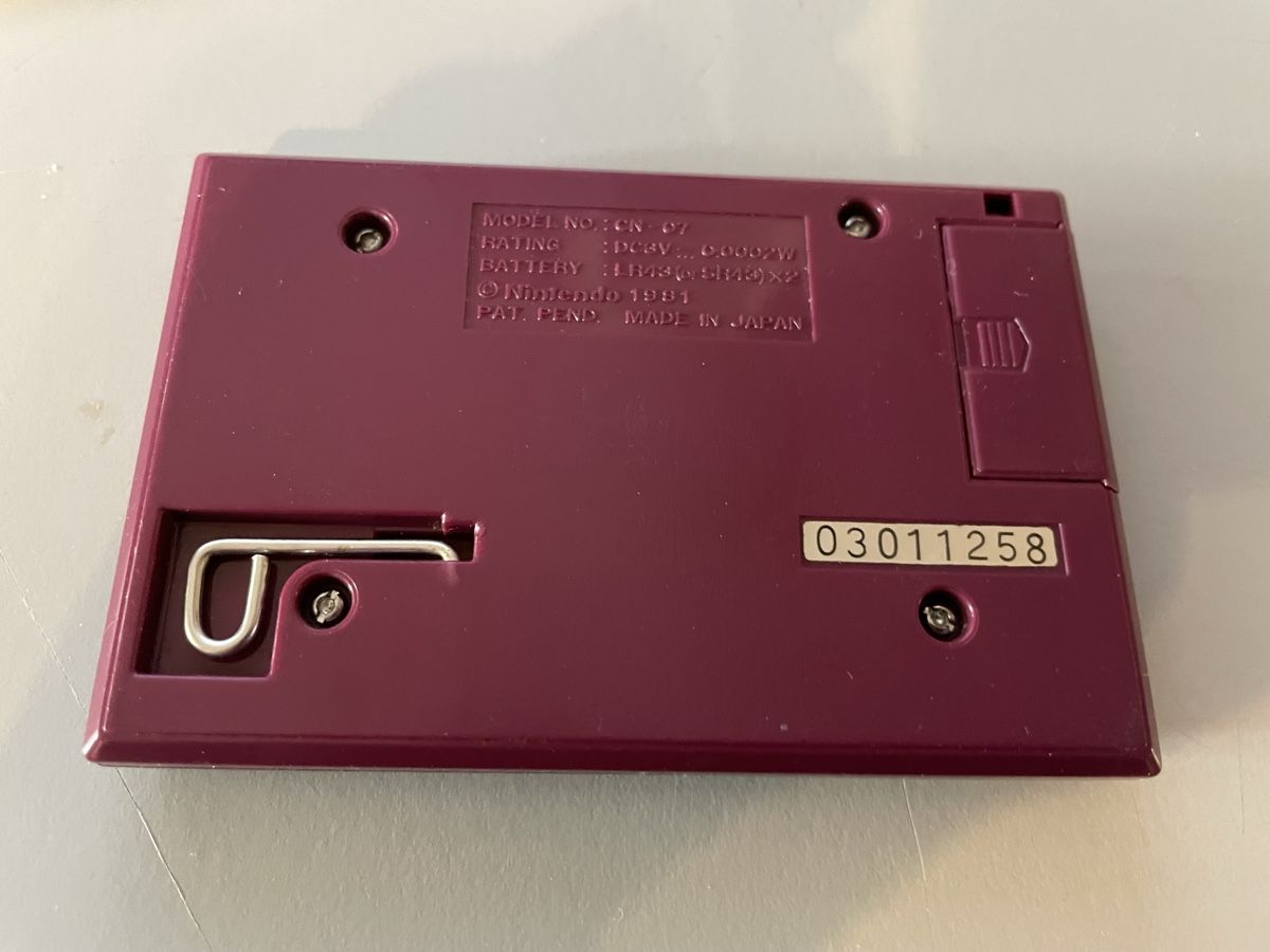 game&watch Console: Nintendo Game & Watch HELMET  – Usato da Biel/Bienne venduto da Azrael 1
