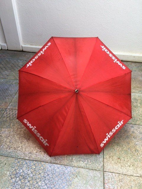 Swissair Ombrelli: Regenschirm SWISSAIR – Usato da Bremgarten b. Bern venduto da Milota0