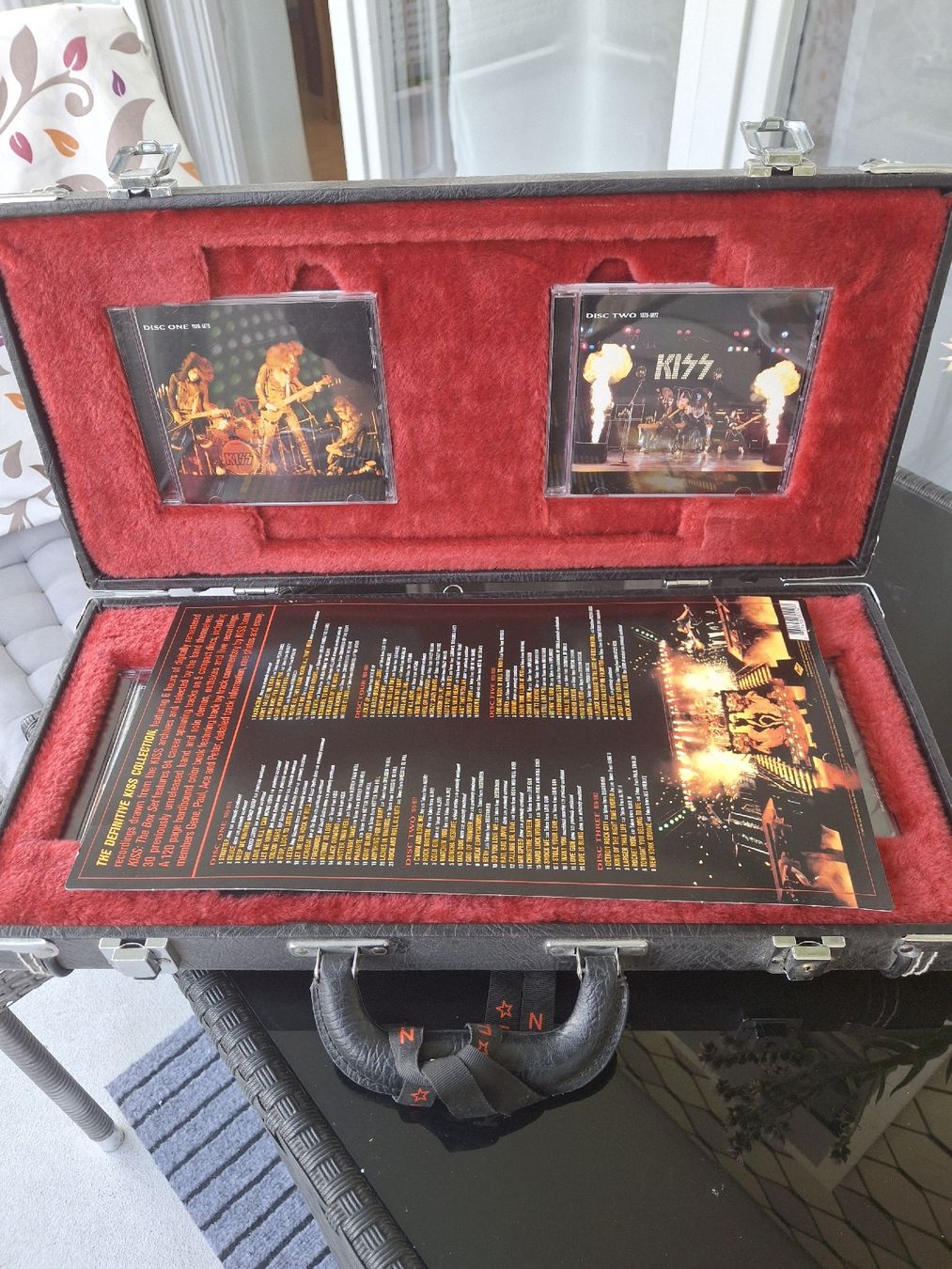 CD: KISS Guitarren Box set  – Usato da Alpnach Dorf venduto da dek_s78g 1
