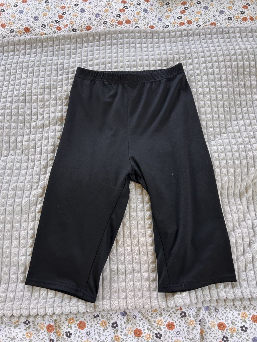 Leggings: Black Summer Capri Leggings - Comfortable & Stylish! – Nuovo (secondo la descrizione) da Wolfenschiessen venduto da ali_5dtm