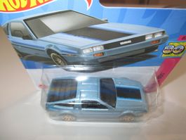 1:64 / Hot Wheels / DMC De Lorean + BMW 507