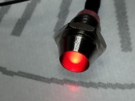 LED 3mm verkabelt, im Halter, rot