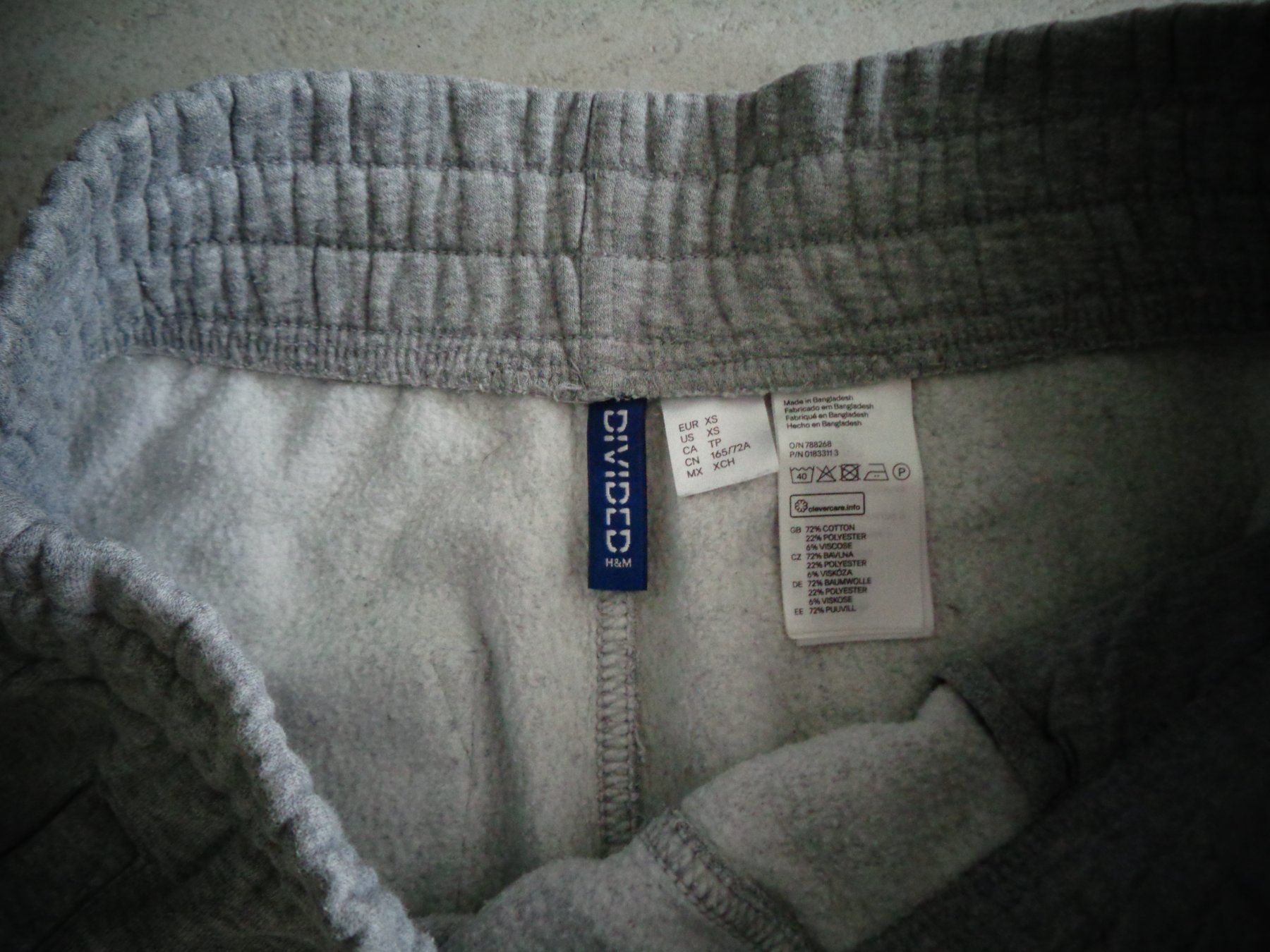 H&M Pantaloni: 2x SHORTS GR.XS – Usato da Rotkreuz venduto da Samballi 1