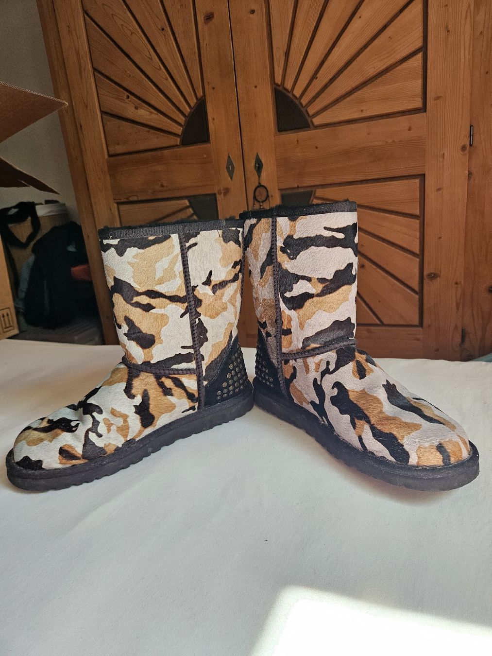 Ugg Scarpe da donna: UGG Boots, Grösse 39, Fellmuster, Winterstiefel – Usato da Ebertswil venduto da Bamabama88 1