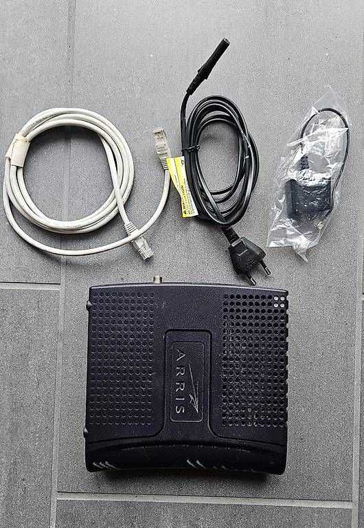 Arris Modem & Router: Arris Modem TM502B mit LAN Kabel & Adapter – Usato da Niederbipp venduto da Broker_Online 4