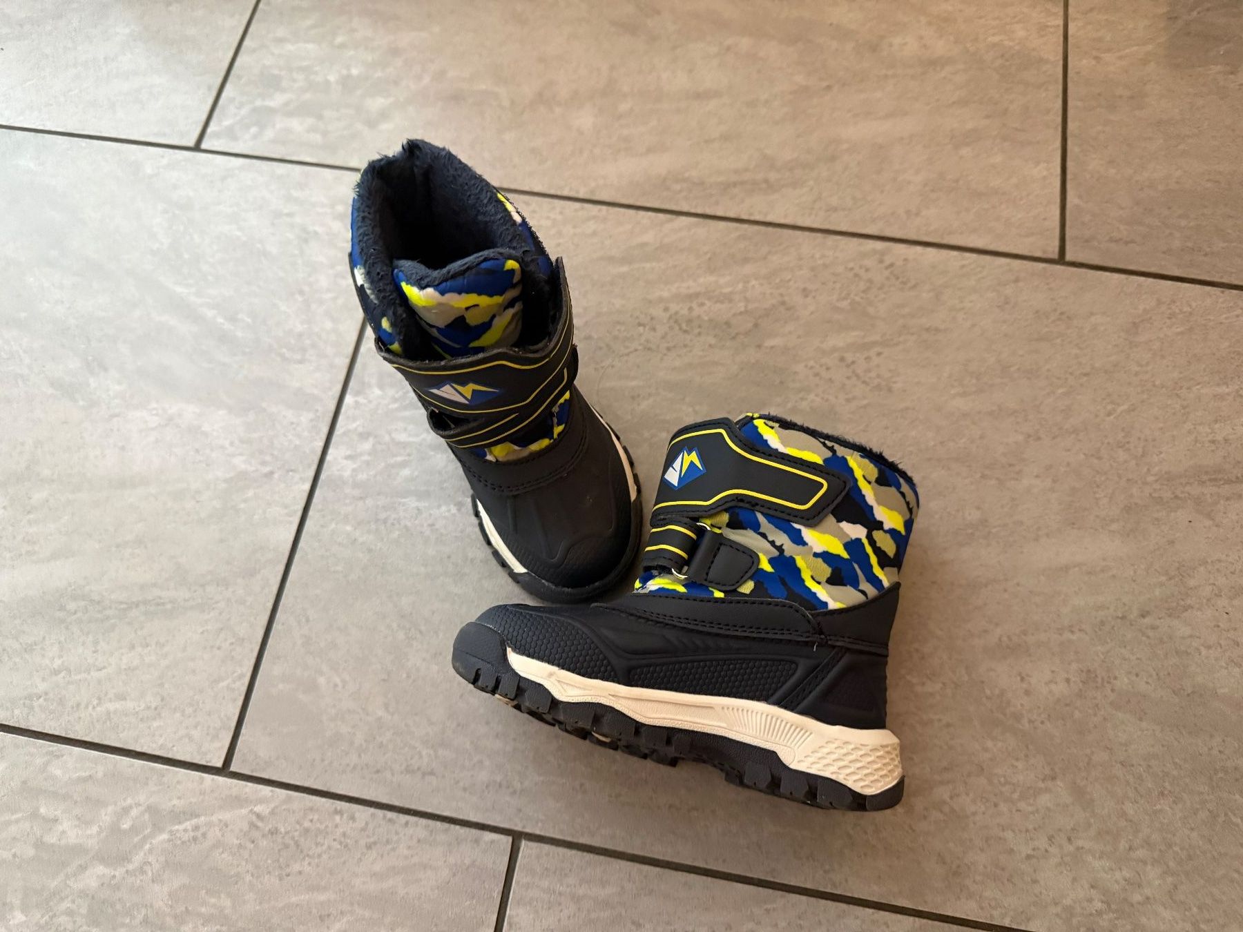 Schuhe für Jungen: Snowboots - Grösse 25 – Gebraucht aus Bülach von Loredana13 1