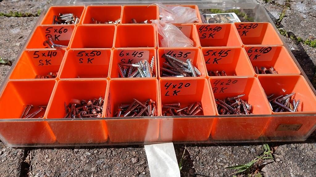 Tutti gli attrezzi: Nagelbox (inklusive diverse Nägel) – Usato da Auw venduto da mic_z2t2 1