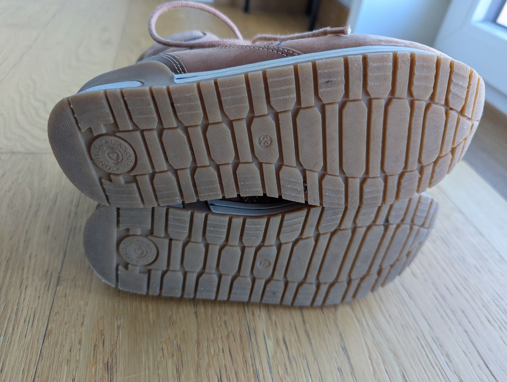 Scarpe per ragazze: Grösse 33 – Usato da Wallisellen venduto da Taurusit 1