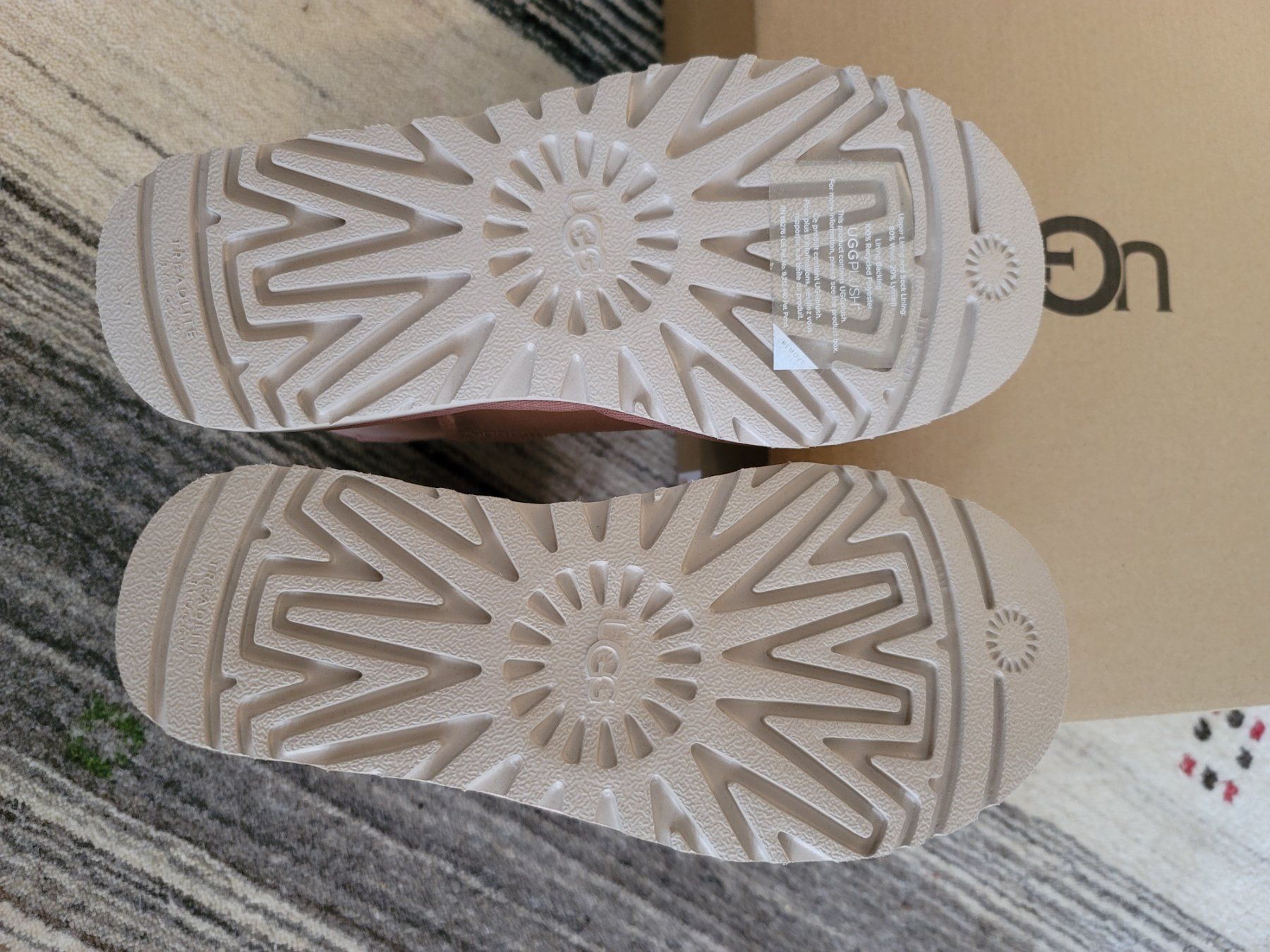 Ugg Scarpe da donna: UGG Classic Mini Logo 36 Neu!! – Nuovo e nell'imballaggio originale da Dietikon venduto da Kaska2020 5