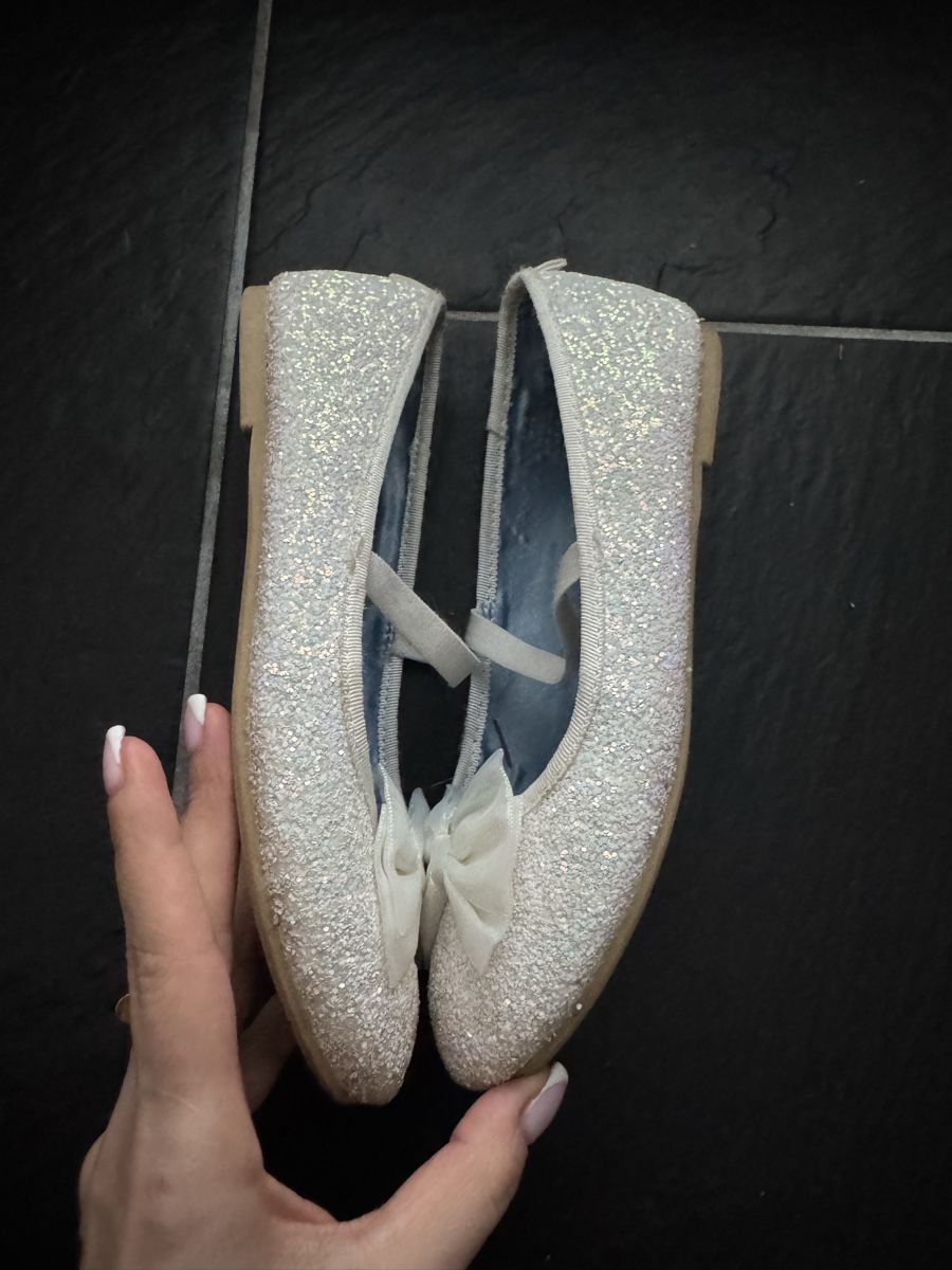 H&M Scarpe per ragazze: Ballerinas mit Elsa aus H&M 34 gr – Usato da Spreitenbach venduto da padobranac86 3