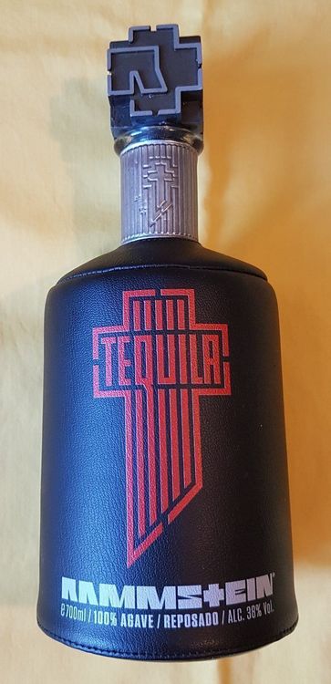 RAMMSTEIN Tequila-Flasche in Leder
