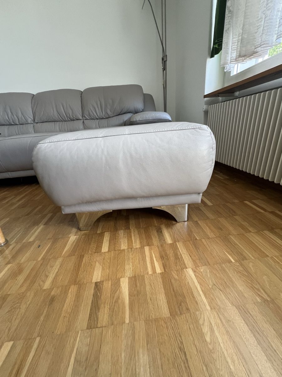 Conforama Sofas: Echtleder Sofa und Hocker wie neu – Gebraucht aus Zürich von Dinamista 1