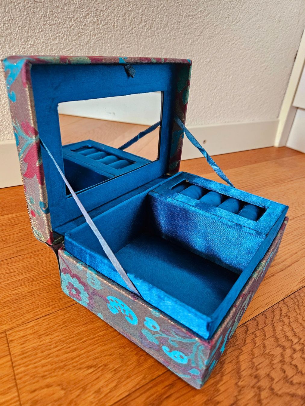 Tutte le decorazioni: Schmuckschatulle Schmuckdose Geschenkbox Dose Dekoration – Usato da Birmensdorf ZH venduto da Wendepunkt... 5