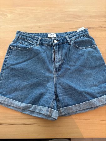Shorts /Jeans-Shorts - Grösse M - only