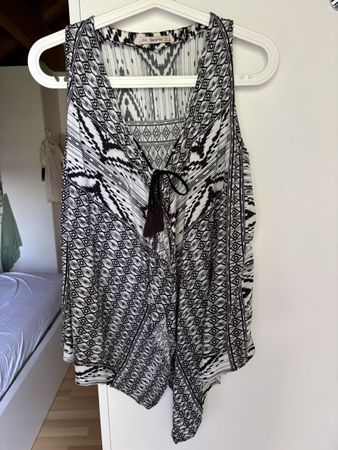 Bershka Top Damen Grösse M schwarz-weiss gemustert