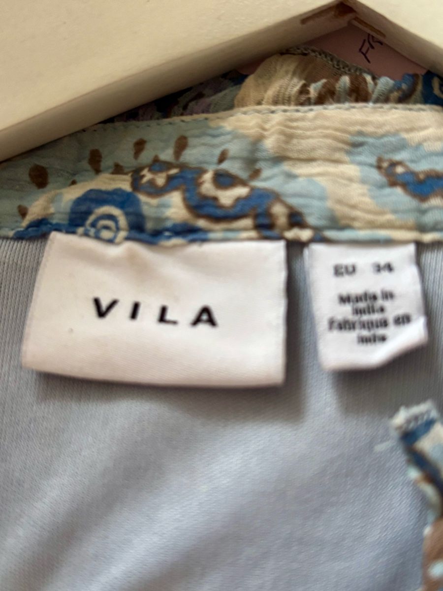Vila Camicette: Haut marque Vila taille 34 – Nuovo (secondo la descrizione) da Dombresson venduto da feline_ne 2