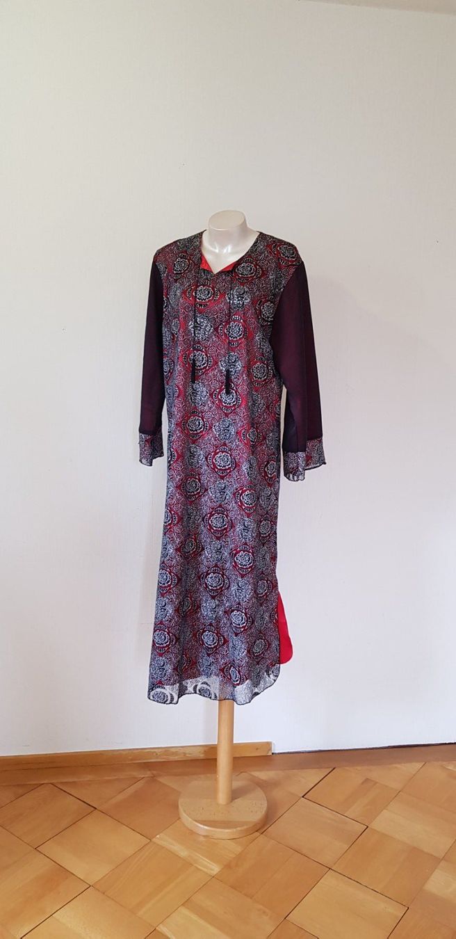 Vestiti: Kleid, orientalisch, Gr. 46 48 50 52 – Usato da Uster venduto da Astral 1
