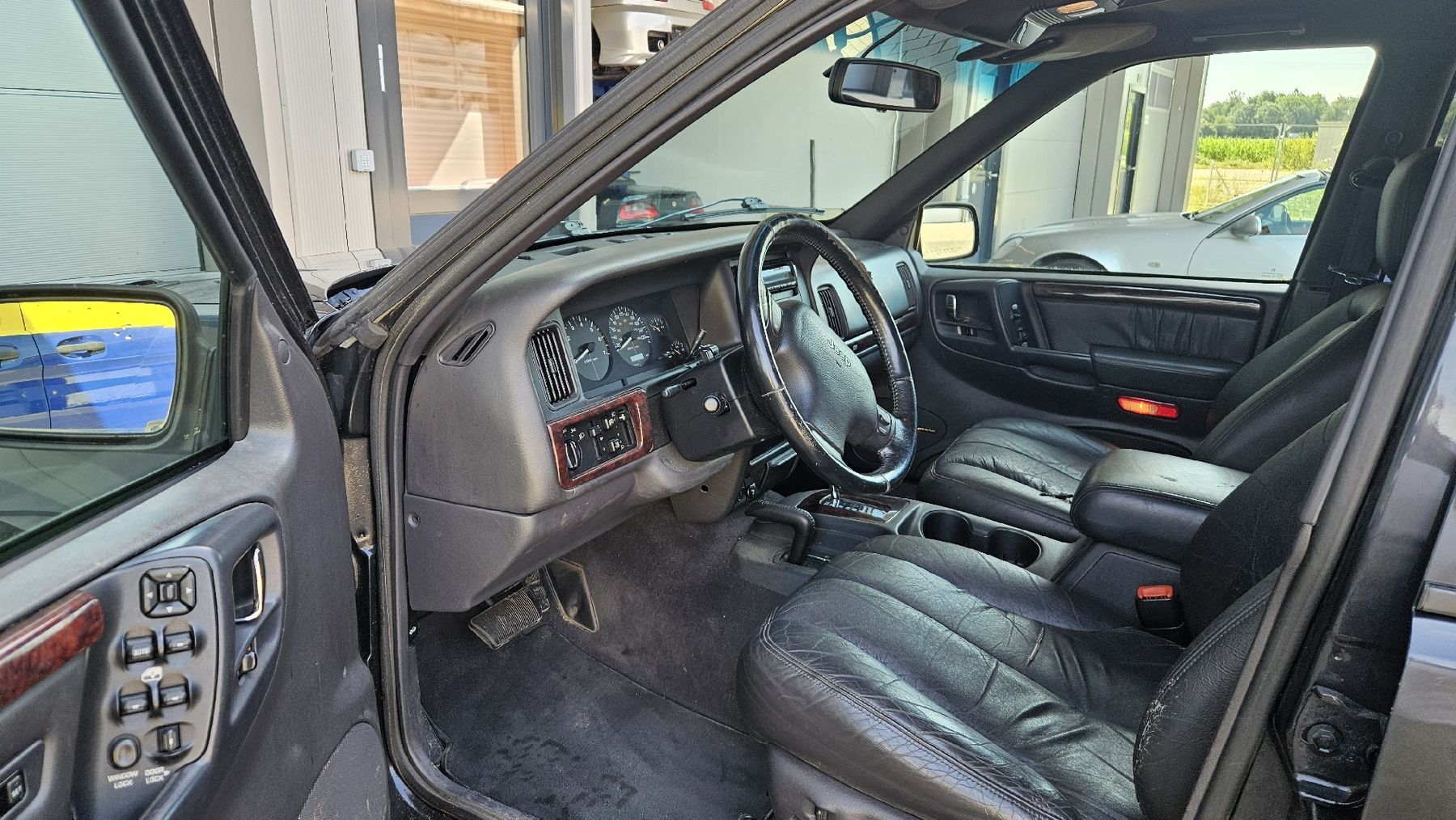 Jeep Autos: Jeep Grand Cherokee 5.9 – D'occasion à Rafz par Rgoldwing 4