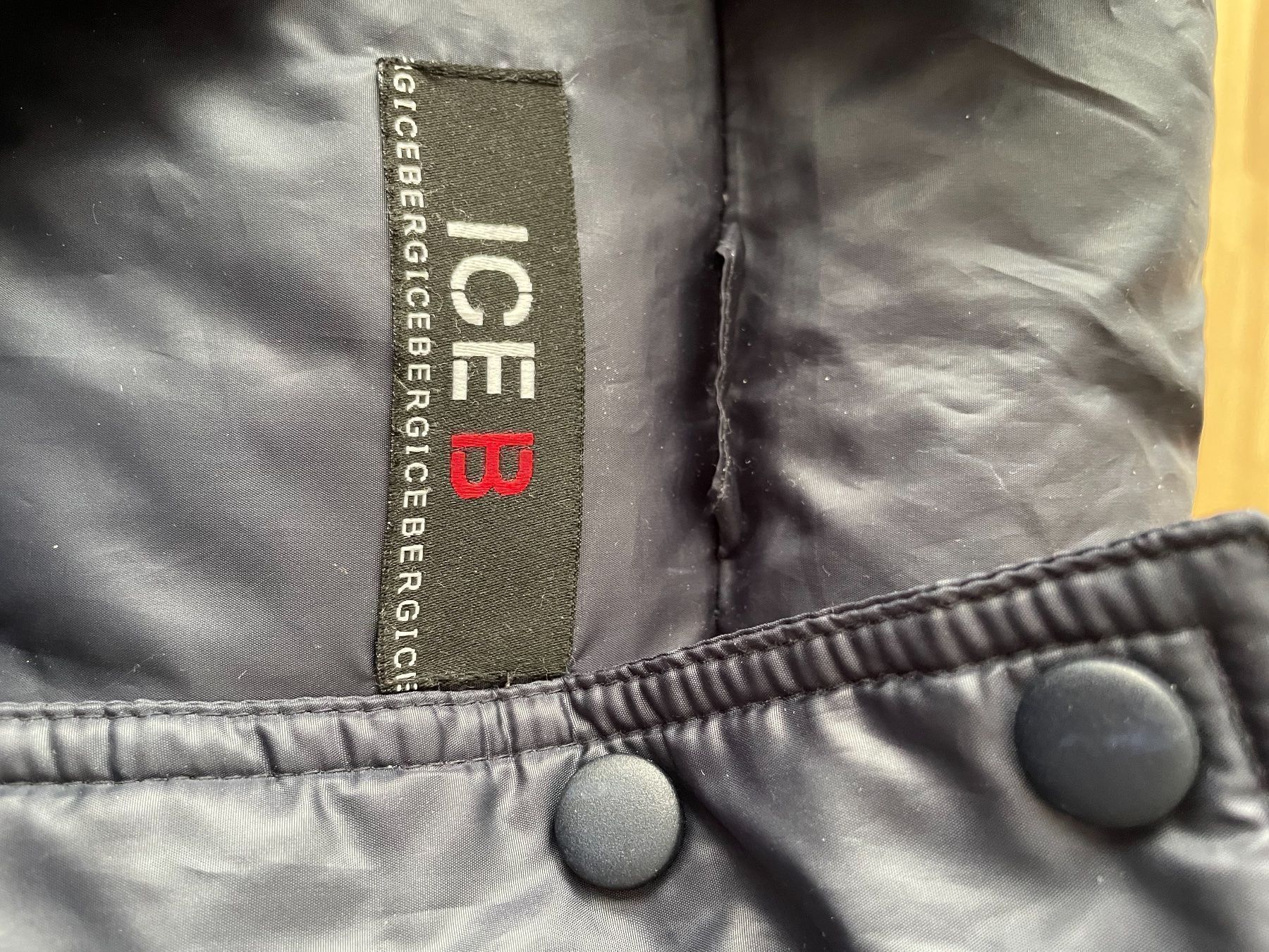 Vestes: ICEBERG – D'occasion à Winterthur par AJ2323 5