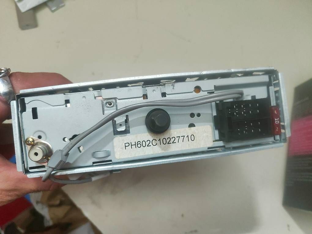 Radio: Autoradio Philips con CD – Usato da Losone venduto da hcm_jvn8 1