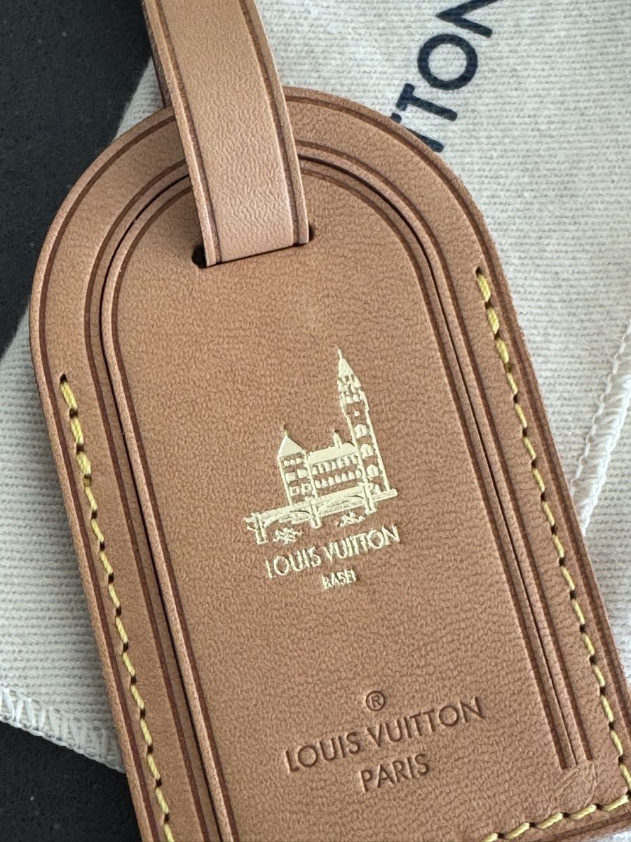 Louis Vuitton Borse: Louis Vuitton – Nuovo e nell'imballaggio originale da Schönenbuch venduto da Swisslary 1