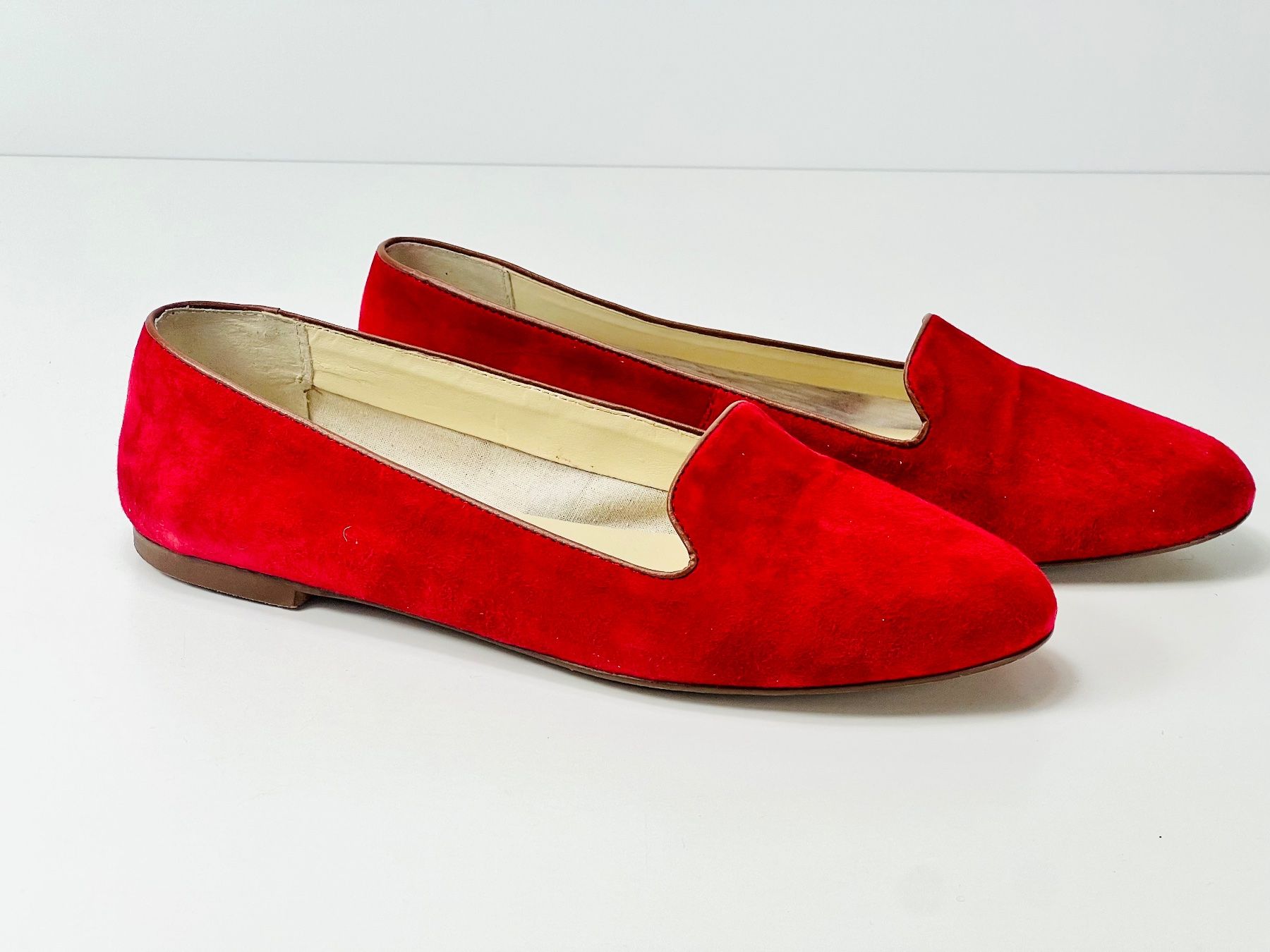 Chaussures femmes: Rote BATA Damen Slipper/Schuhe Grösse 39 – D'occasion à Zürich par Arche_Brockenhaus 1