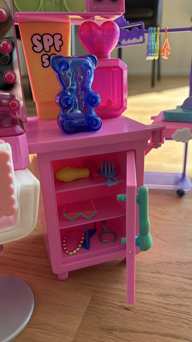 Spielzeuge: Barbie Extra Schminktisch – Gebraucht aus Altdorf UR von mede11 3