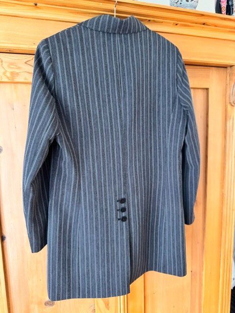 Vestes: BLAZER - NADELSTREIFEN - GRÖSSE 40 – D'occasion à Honau par sainj 1