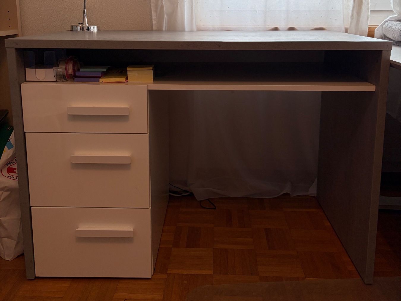 Schreibtische: Schreibtisch – Gebraucht aus Jona von deb_yd6d