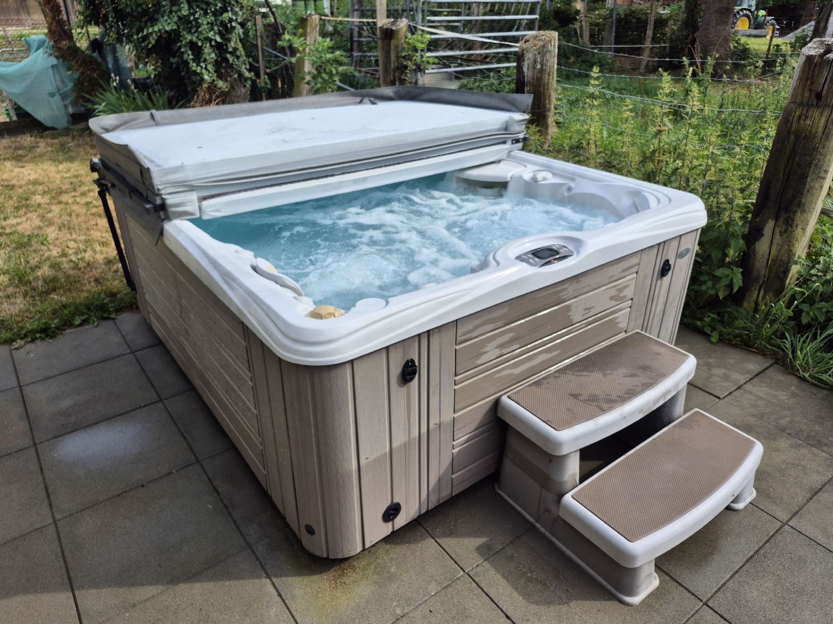 Whirlpool: Whirlpool, Spa, Jacuzzy Caldera Martinique – Usato da Schnottwil venduto da 02Marc 1