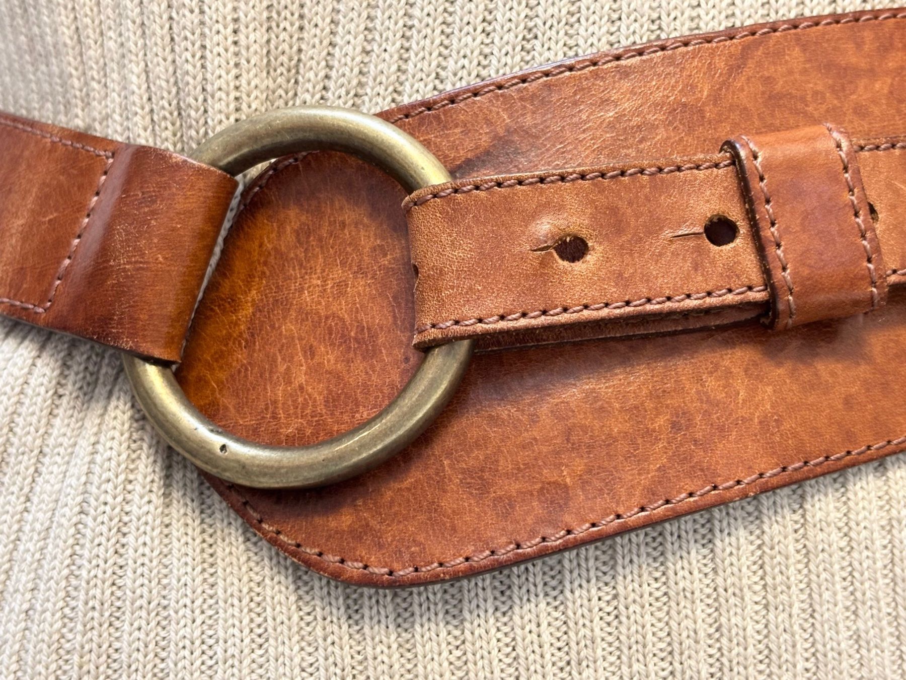Cinture: Klassischer Ledergürtel mit Messingring – Usato da Luzern venduto da Versuchende 2