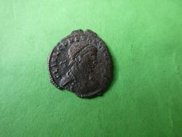 uralte   Bronzemünze  17 mm  0.95 g
