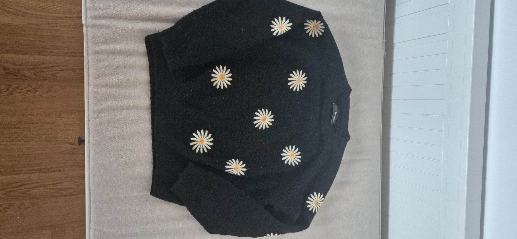 Desigual Lotti & Set di vestiti: 7 Pullover und 1 Schlafanzug Gr.134/ 152 – Usato da Wittenbach venduto da elfe77rot 2