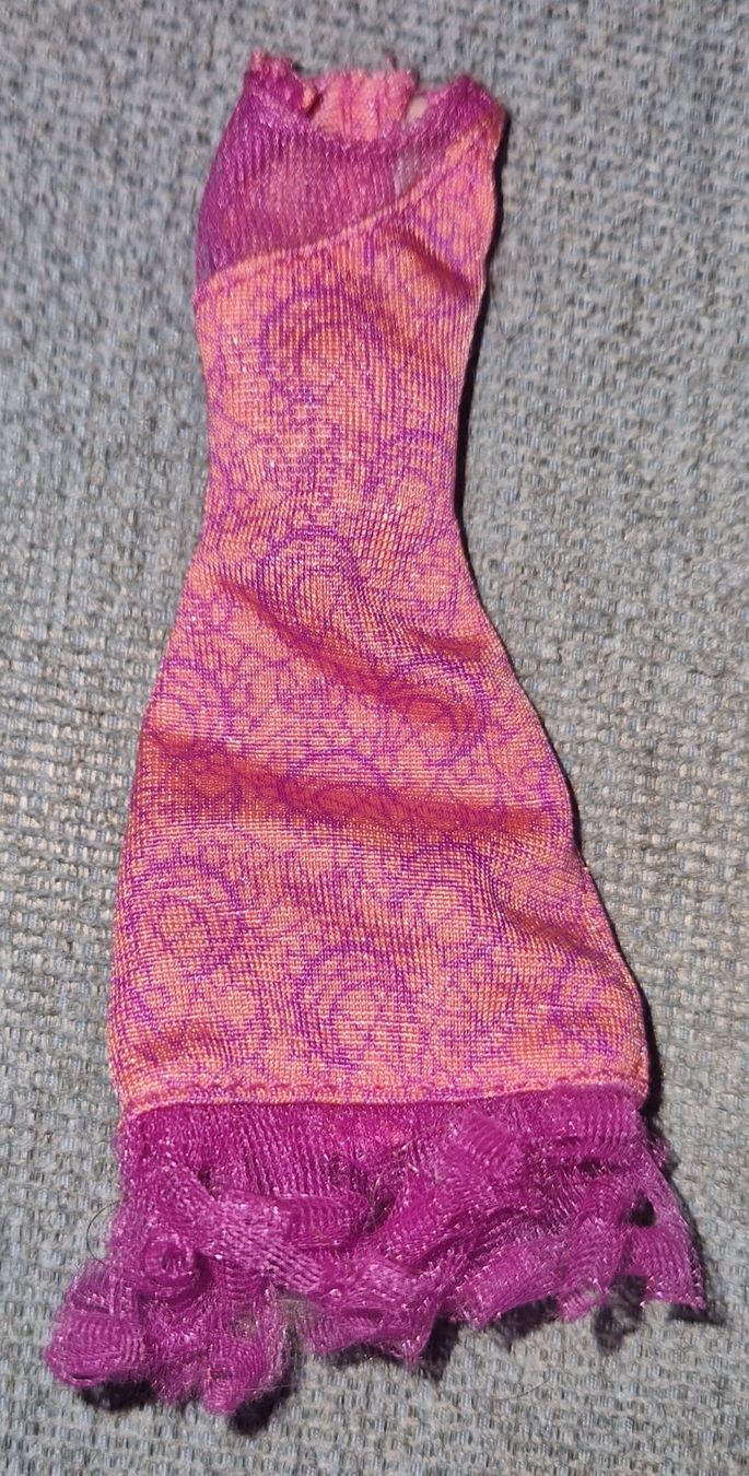 Bambole: Habit monster high – Usato da Couvet venduto da Pioune