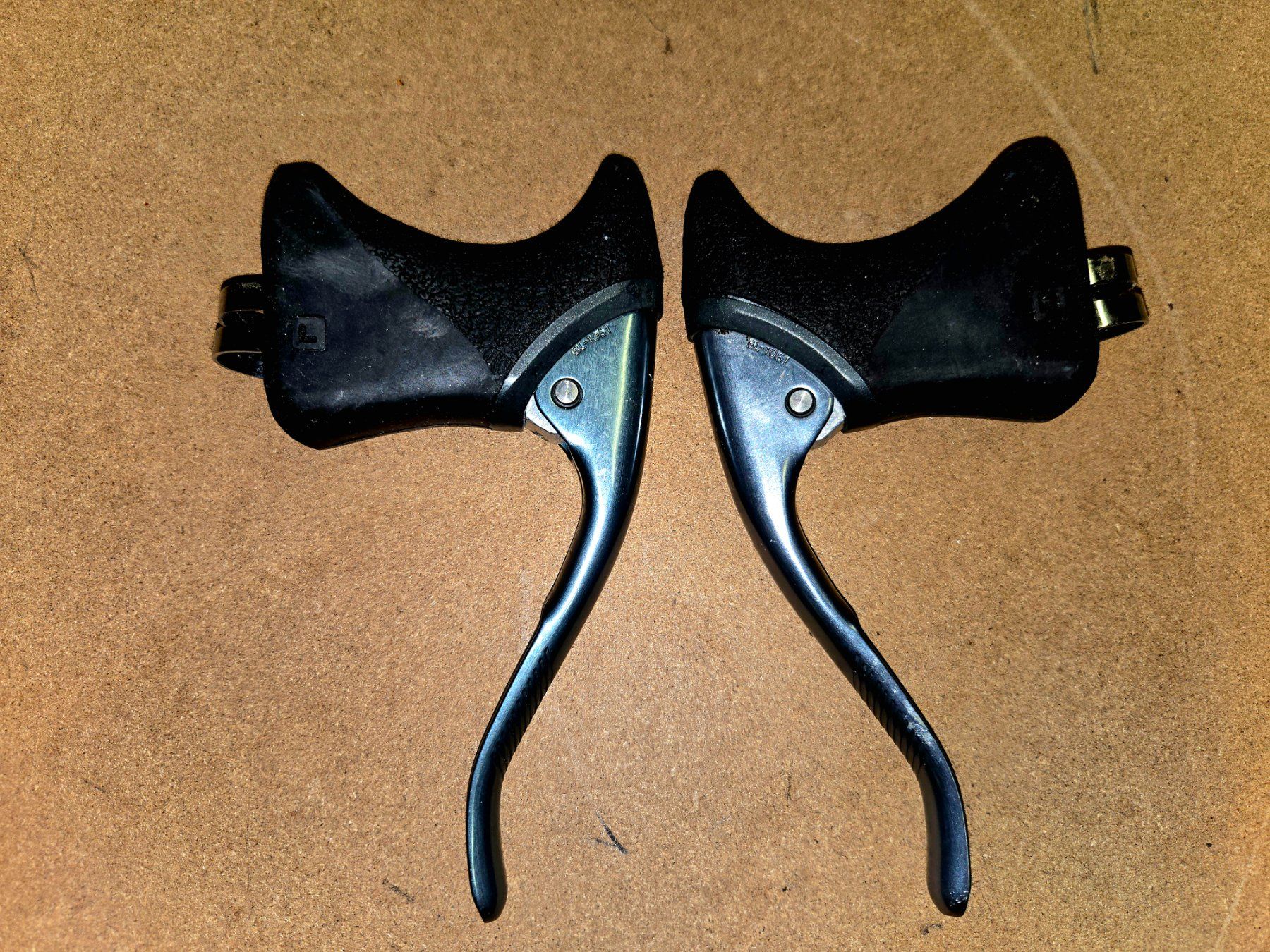 Shimano Pezzi di ricambio: Shimano 105 Bremsgriffe retro Kult – Usato da Ammerswil AG venduto da Undenheim 1