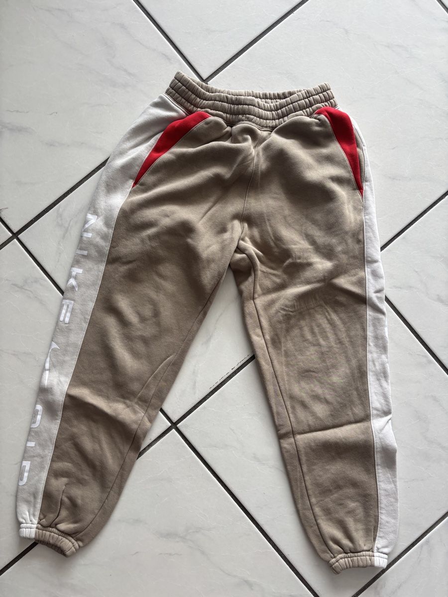 Nike Kleiderpakete & -sets: 2 x Nike Trainer – Gebraucht aus Niederuzwil von Amicio 5
