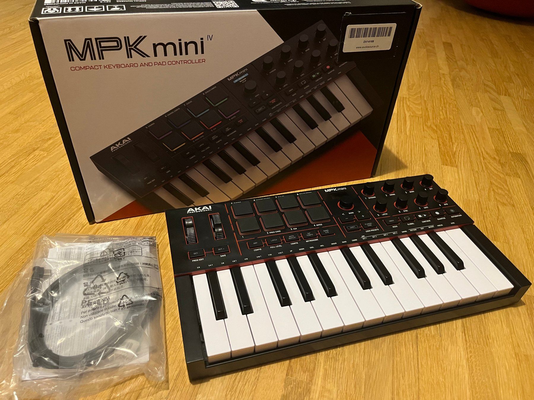 Akai Instruments de musique: Akai MPK Mini Mk4 – Neuf (Voir description) à Lausanne par Aznabul 3