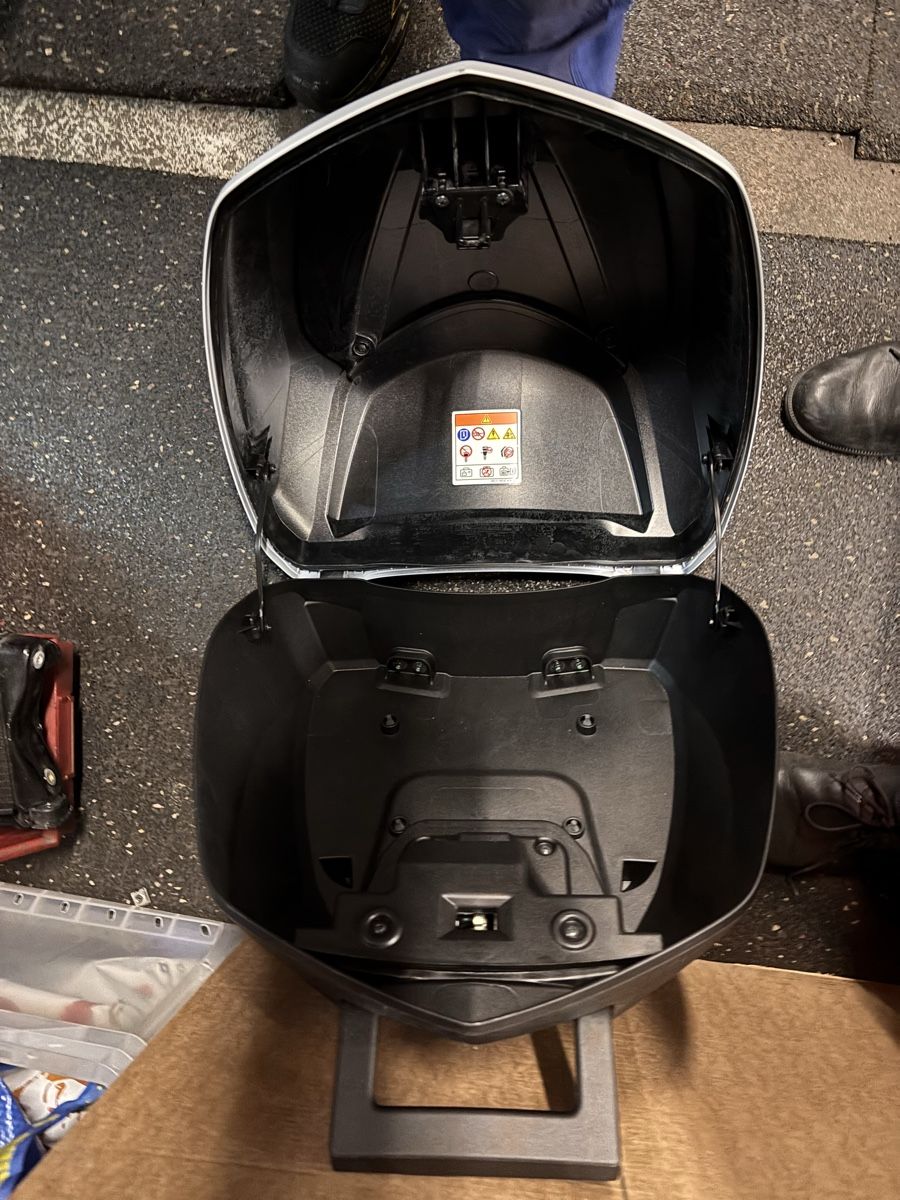 Honda Topcase: Honda Sh 125i Original Topcase Koffer – Nuovo (secondo la descrizione) da zürich venduto da Do7 1