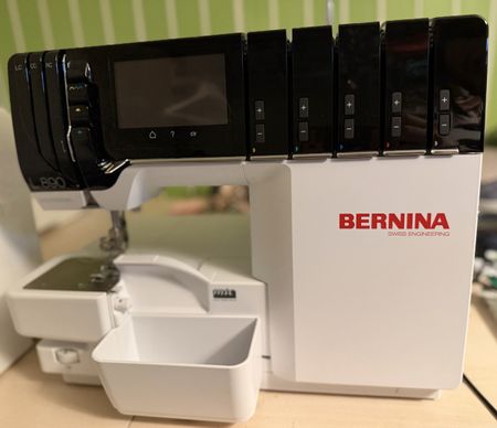 Bernina L890 Over-/Coverlock Kombimaschine
