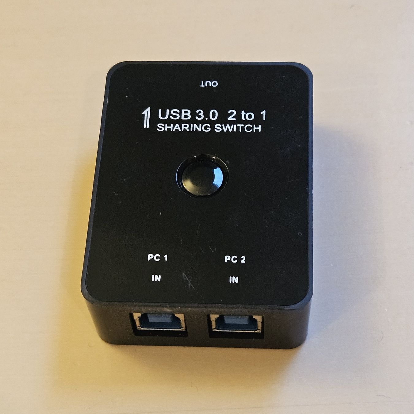 Unità & Adattatore: Neuwertiger USB 3.0 Switch 2 zu 1 – Usato da Wettingen venduto da Christianv