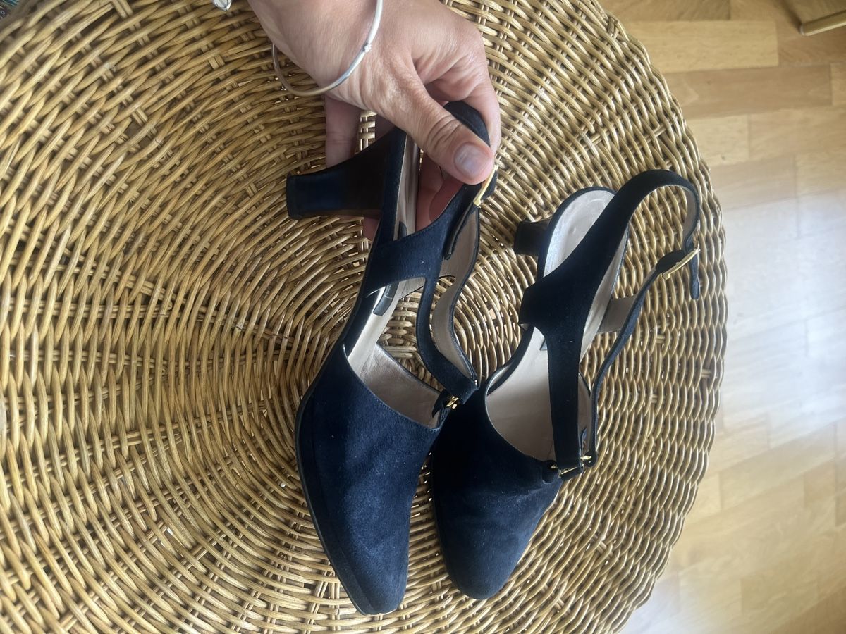 Scarpe da donna: Vintage Leder Sandalen – Usato da Zürich venduto da laribuechel 2