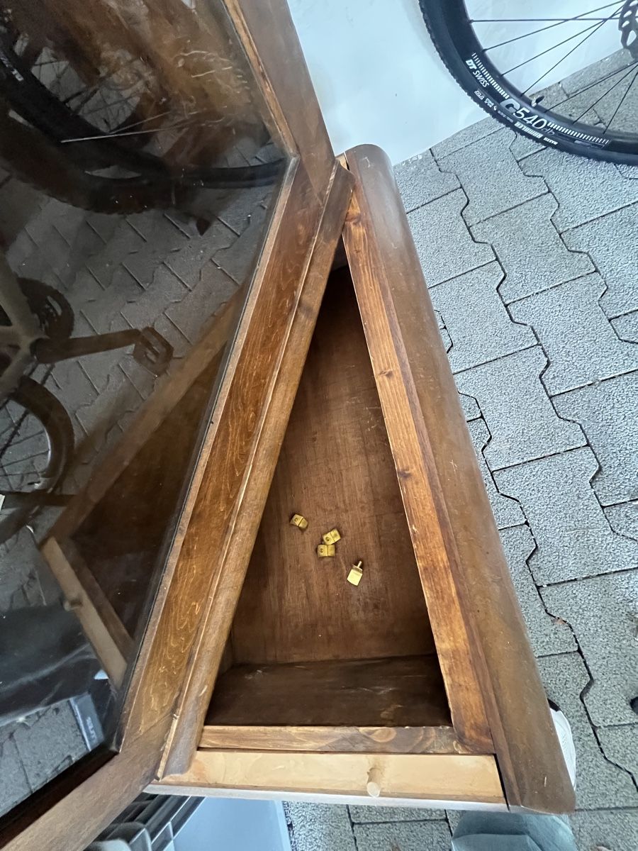Vetrine: Antike Vitrine, ca 100jährig – Usato da Staufen venduto da F14_tomcat 5