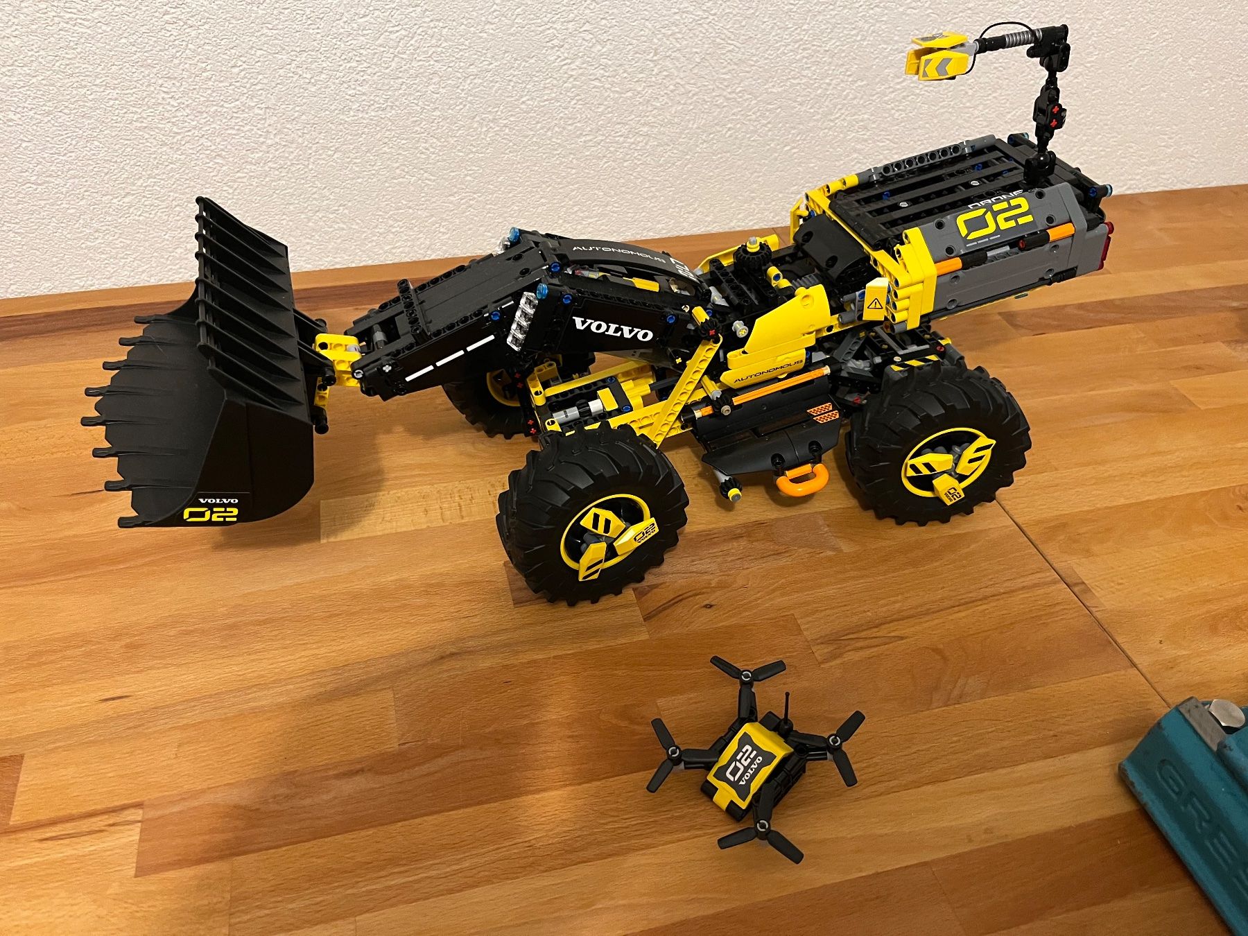 Lego Kit di costruzioni: Chargeuse Volvo Lego Technic  en super état – Usato da ARCONCIEL venduto da Ndoudou
