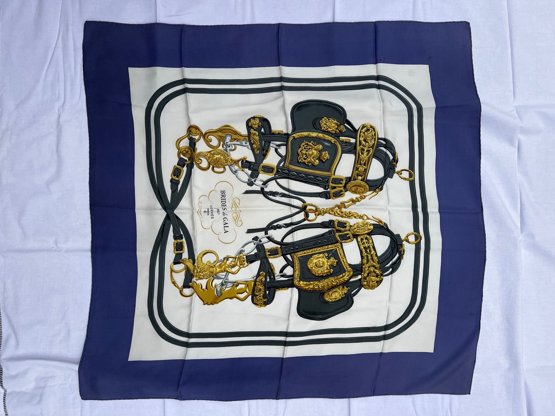 Foulard & Sciarpe: Carré Hermès – Usato da Willisau venduto da Foehren15