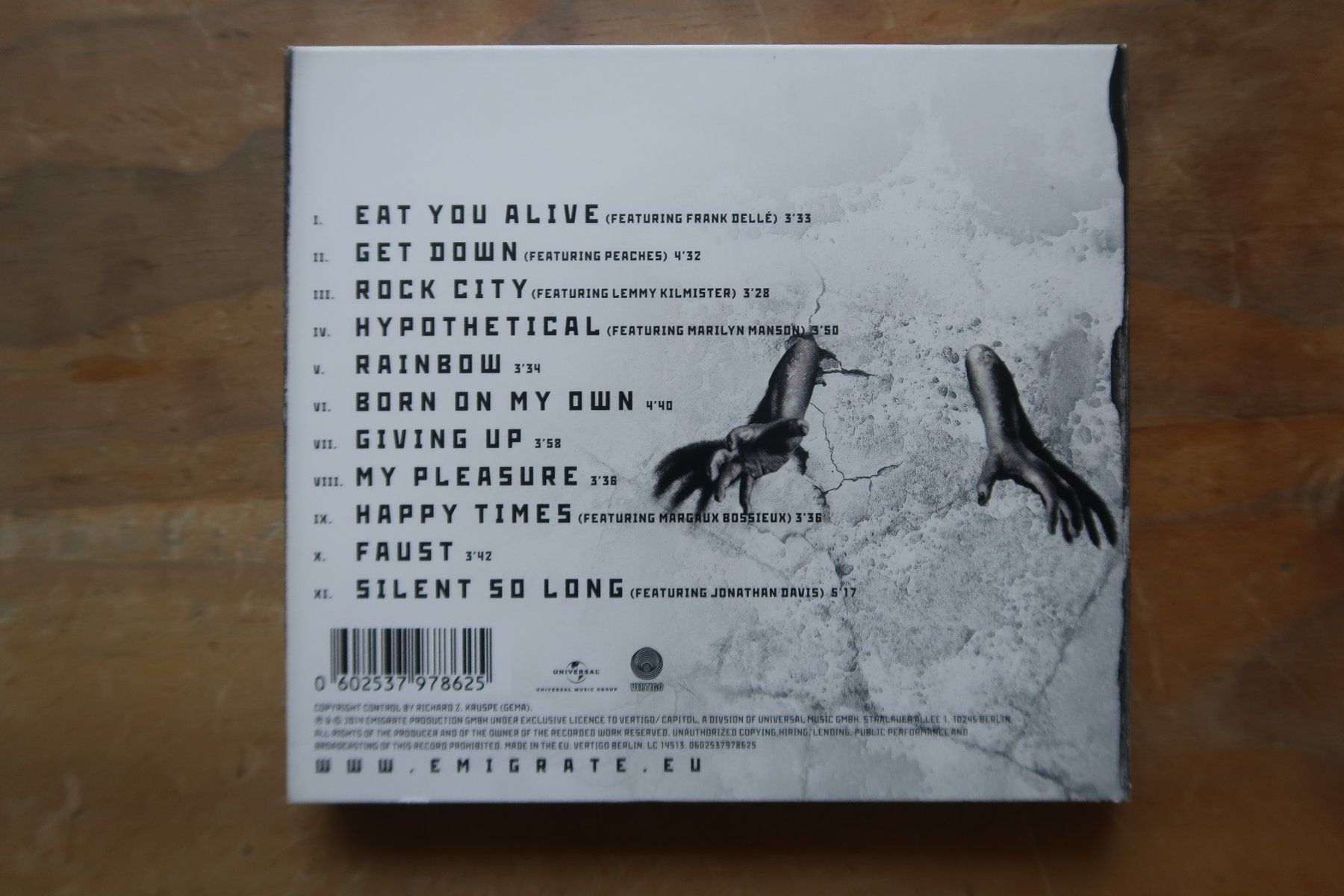 CD: EMIGRATE - SILENT SO LONG - CD – Usato da Basel venduto da Patiscat 1