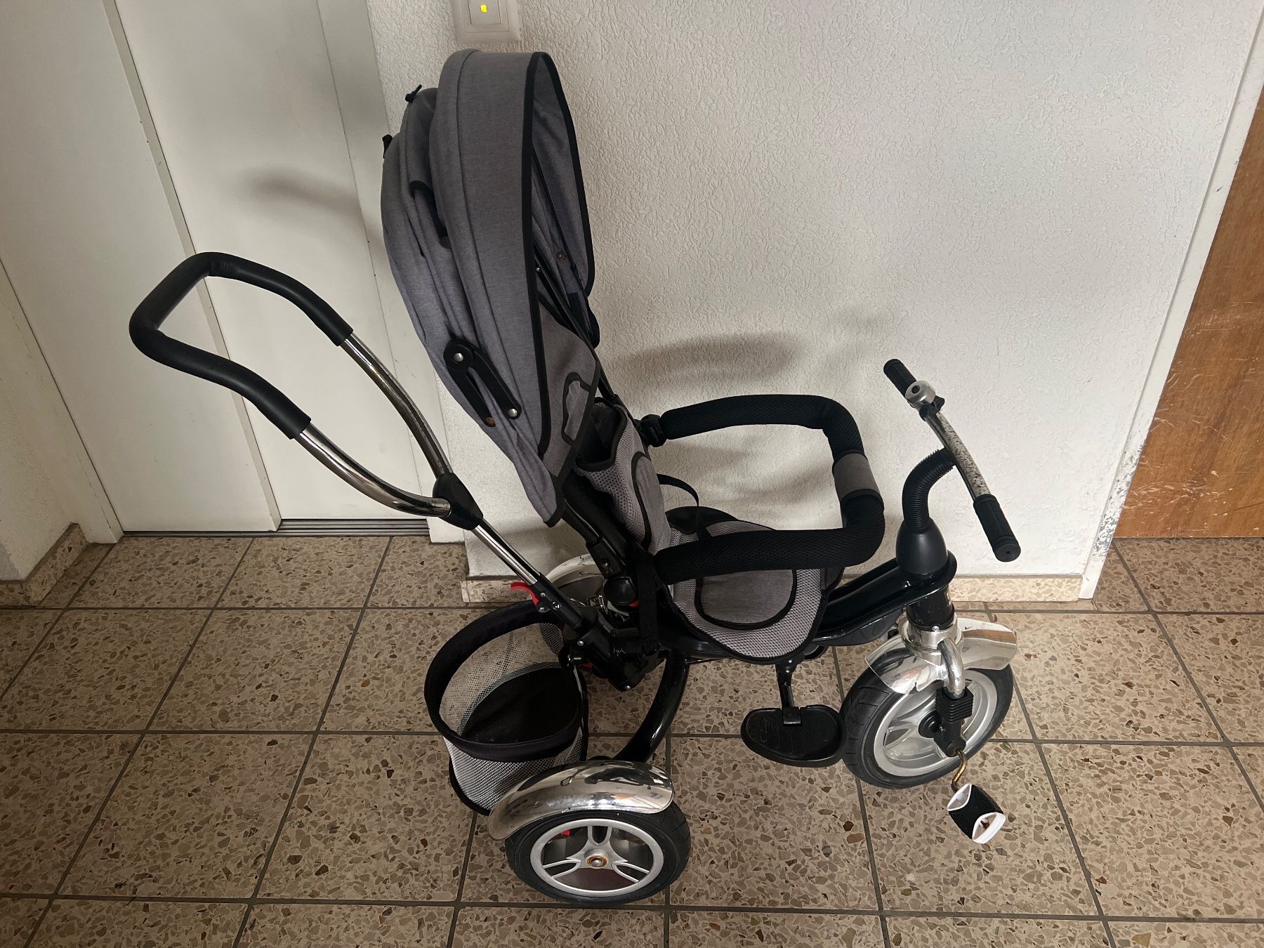 Veicoli per bambini: Dreirad mit Schiebestange und Dach – Usato da Basel venduto da friceberg2