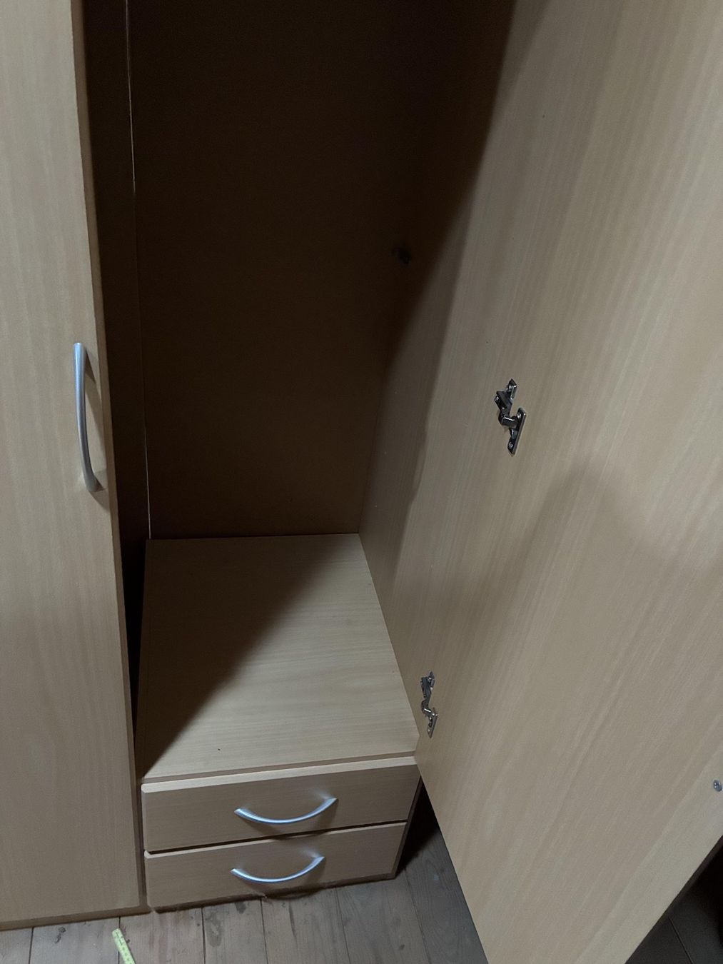 Armoires: Schrank Bucheoptik mit 2 Schubladen – D'occasion à Oberkulm par Weberlisa 2