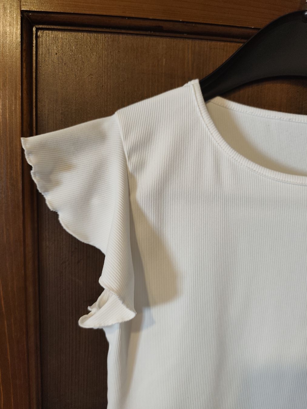 Tops: White Ruffle Sleeve Top - Summer Essential, Size Small – Gebraucht aus Martigny von Errika 1